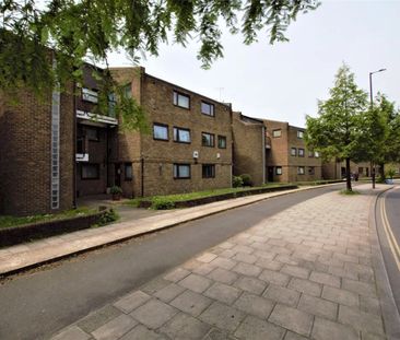 1 Bed Flat, Southwark Park Road, SE16 - Photo 2