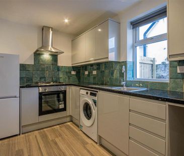 1 bedroom private hall to rent - Photo 3