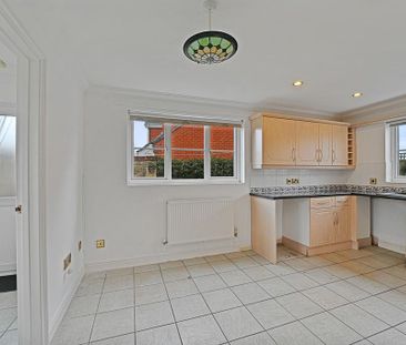 4 bedroom detached house to rent - Photo 6