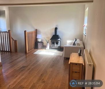 2 bedroom end of terrace house to rent - Photo 4