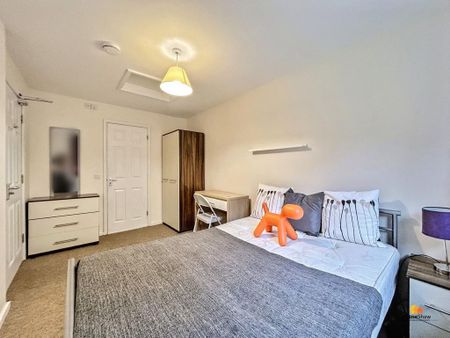 1 bedroom in a house share to rent - Photo 4