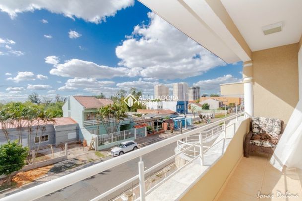 Casa comercial com 3 quartos e 326m² para alugar em Fátima, Canoas. - Photo 1