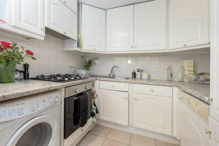 Nevern Square, Earls Court, SW5 - Photo 3