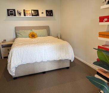 ONE BED PLUS STUDY WITH FANTASTIC WATER VIEWS - Photo 2