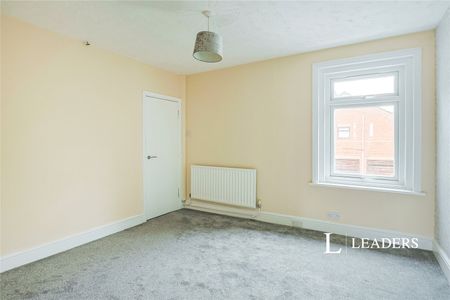 2 bedroom apartment to rent Gorleston Road, BH12 - Photo 3