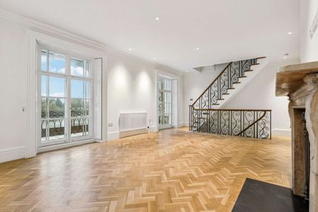 Beautifully renovated Georgian house overlooking the river Thames - Photo 2