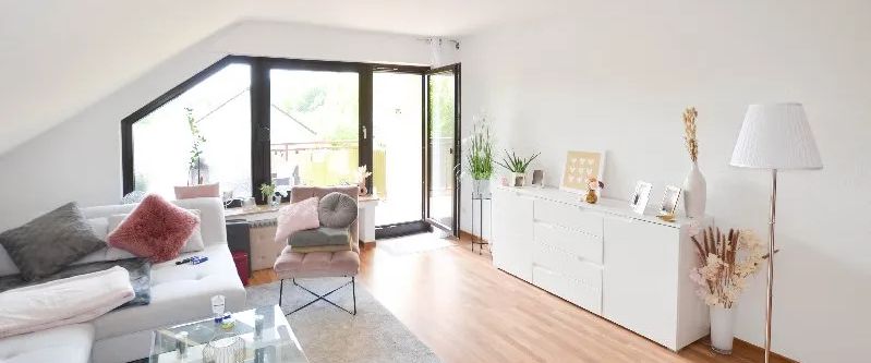 Gepflegte Dachgeschosswohnung mit Balkon in 53577 Neustadt/Wied - Foto 1