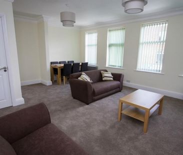 5 bedroom terraced house to rent - Photo 1