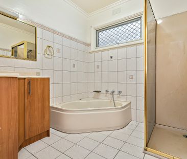 35 Ginifer Avenue, Altona North VIC, Belconnen - Photo 1