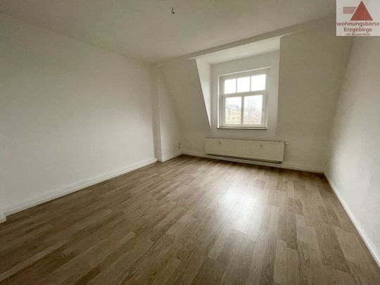 3-Raum-Dachgeschosswohnung zentrumsnah von Aue zu vermieten - Photo 1