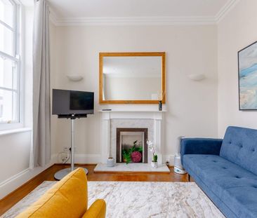 1 Bed Flat, Queen's Gate Terrace, SW7 - Photo 2