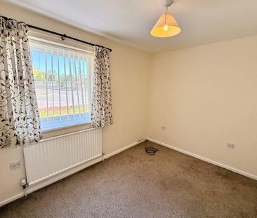 2 bedroom ground floor flat to rent - Photo 2