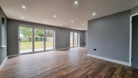 6 bedroom detached house to rent - Photo 4