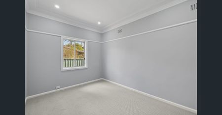 STUNNING FAMILY HOME!! - Photo 2