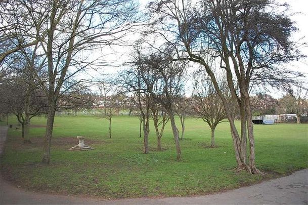 Sunnydene Road, Purley, CR8 - Photo 1