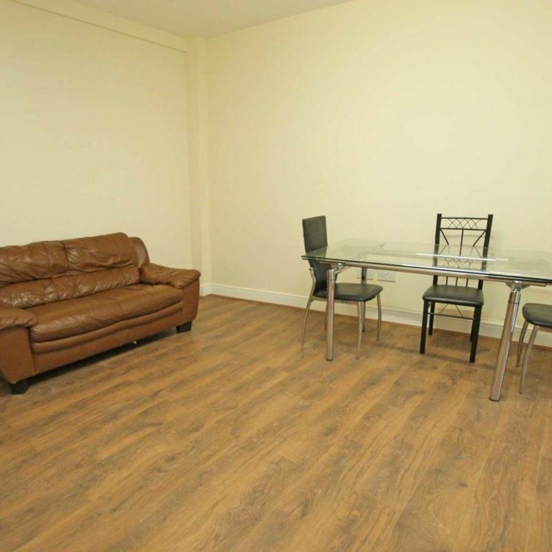 Upper Richmond Road West, East Sheen, SW14 - Photo 1