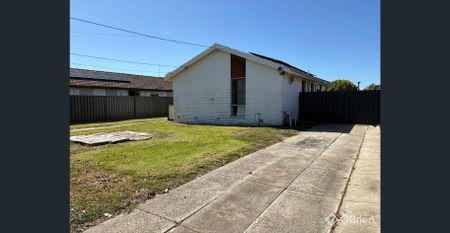 Well Presented Home with Solar Power - Photo 3
