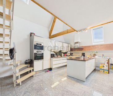 Renovierte 4.5-Zimmer Maisonette in historischem Bauernhaus mit Bal... - Photo 5