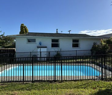 Cool down this summer in your own backyard pool - Photo 2
