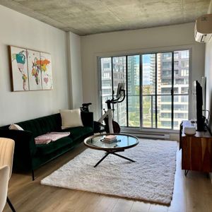 Appartement 3 1/2 au EOLIA Dix30 - Photo 2