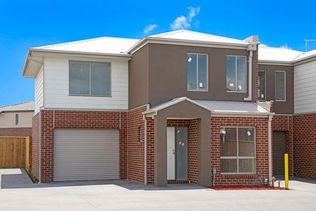 4/126 Moffat Drive, Lalor VIC 3075 - Photo 4