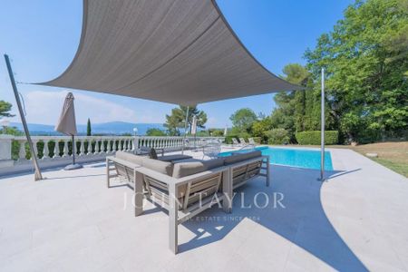 Maison à louer Mougins, Cote d'Azur, France6 500 EUR / Mois - Photo 3