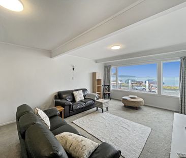 ***Beachfront living in the heart of Petone*** - Photo 4