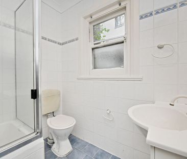 Spacious Art Deco Apartment - Photo 1