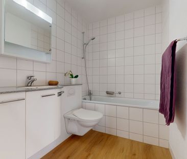 Modernized apartment with sunny balcony is looking for you! - Photo 1