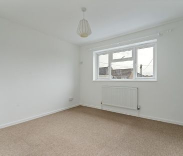 2 bedroom end of terrace house to rent - Photo 1
