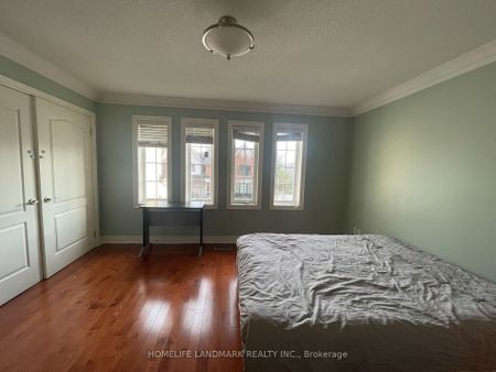 Detached Home For Lease | N8135940 - Photo 5