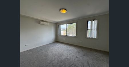 New carpet 4 Bedroom Townhouse Ready For Lease! - Photo 5