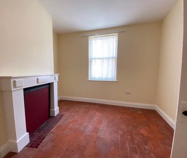 Ground Floor Flat, Monkmoor Road, Shrewsbury, SY2 5AG - Photo 5