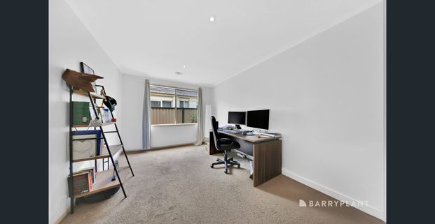 Easy, Comfortable Living in a Sought-After Location - Photo 1