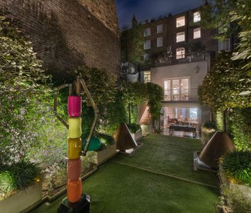 Exceptional Grade II listed townhouse with a south-facing garden in Belgravia, SW1X. - Photo 5