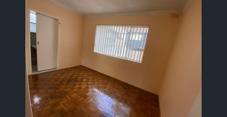 Spacious Apartment | Prime Location! - Photo 2