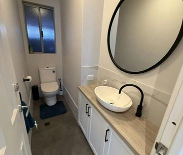 Stylish, Secure Townhouse with Ocean Views - Photo 3