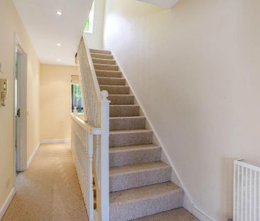 5 bedroom townhouse to rent - Photo 2