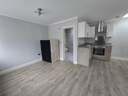 Studio Flat, Duncrievie Road, SE13 - Photo 2