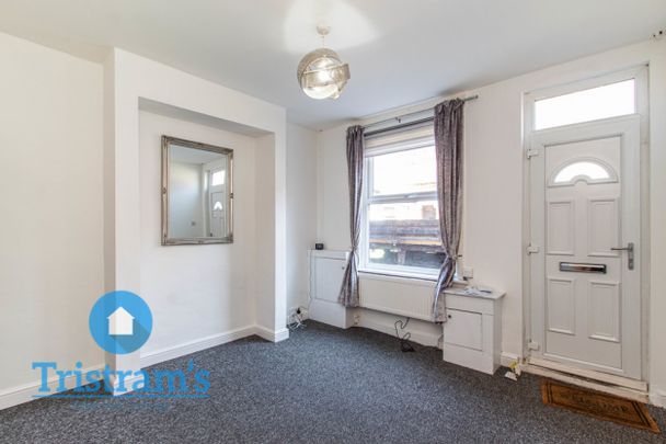 4 bed Mid Terraced House for Rent - Photo 1