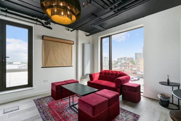 Studio to rent - Photo 1