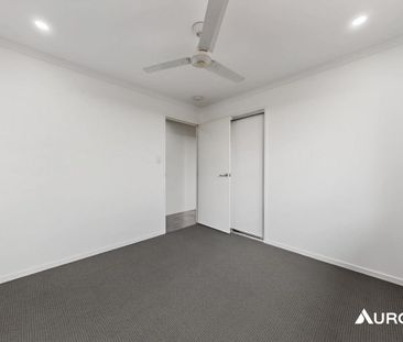 LOVELY MODERN LOWSET BRICK HOME CLOSE TO WATER AND SHOPS! - Photo 5