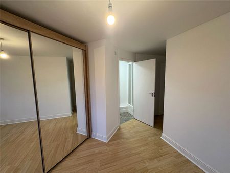 Bell Chase, Aldershot, Hampshire, GU11 - Photo 5