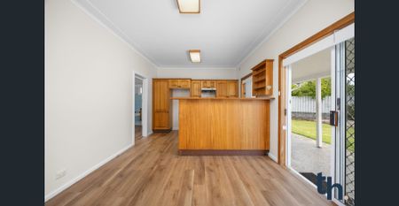 Comfortable Living in a Peaceful Old Valentine Cul-de-Sac - Photo 4