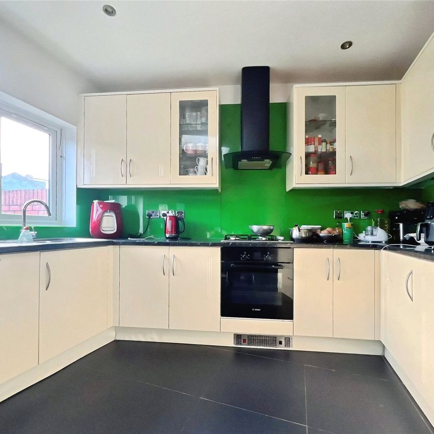 Ellerdine Road, Whitton Borders, Middlesex, TW3 2PN - Photo 1