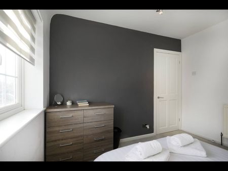 2 Bed End Terrace, Sneinton Dale, NG3 - Photo 5