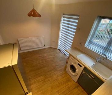 The Gardens, Middleton, Leeds, LS10 - Photo 6