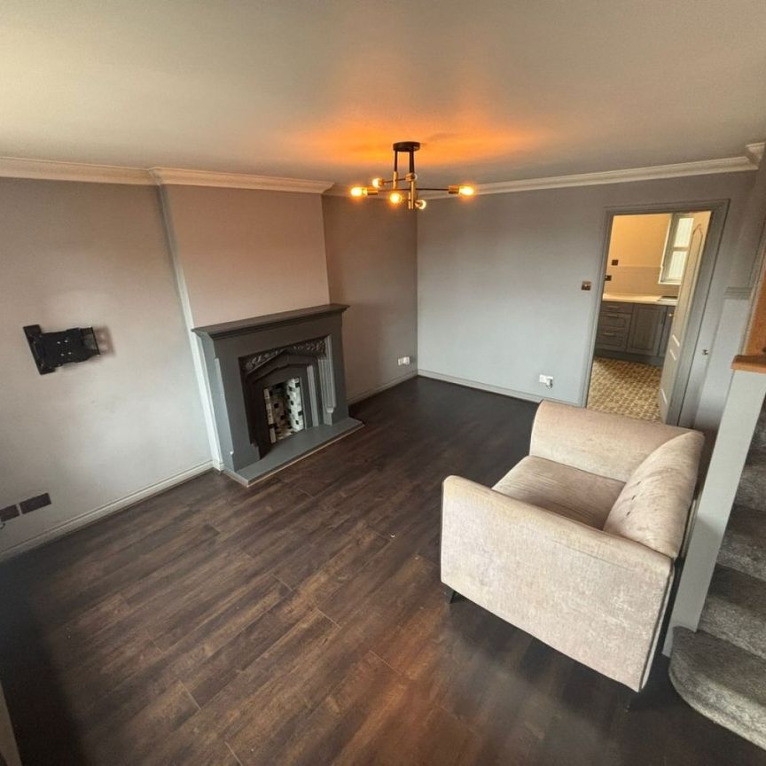 3 bed Semi-Detached - To Let - Photo 1