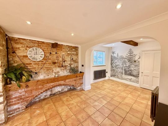 4 bedroom detached house to rent - Photo 1