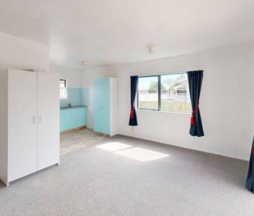 Paraparaumu - 2 Bedrooms - Photo 3